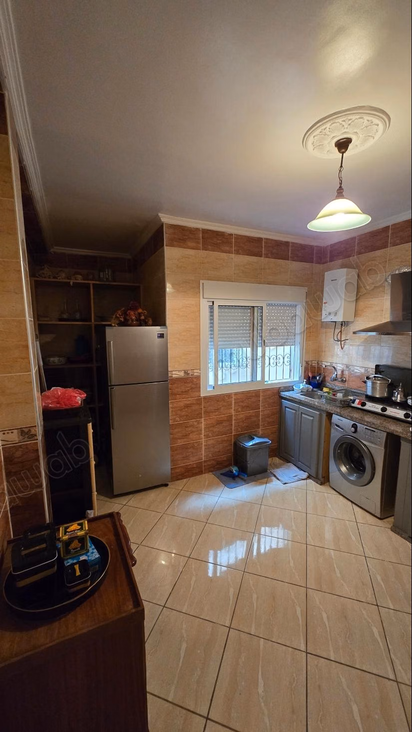 Superbe appartement à louer à M'Diq. Surface de 150 m². Bien meublé