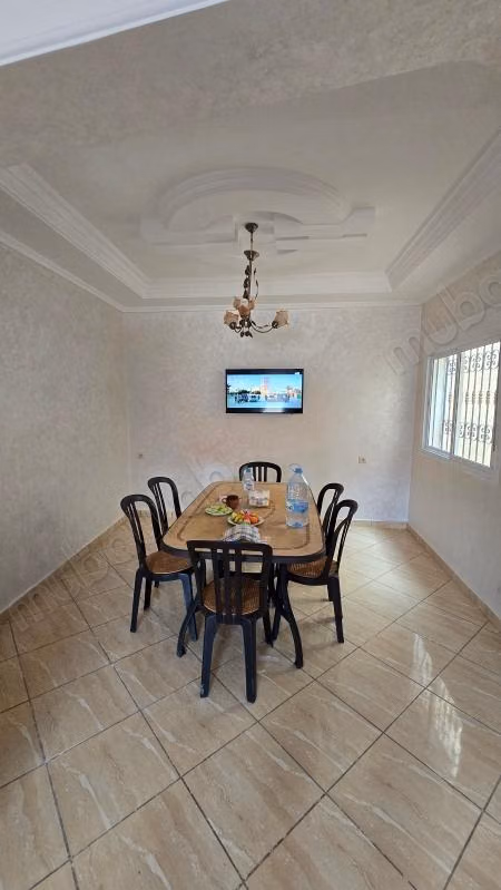 Superbe appartement à louer à M'Diq. Surface de 150 m². Bien meublé