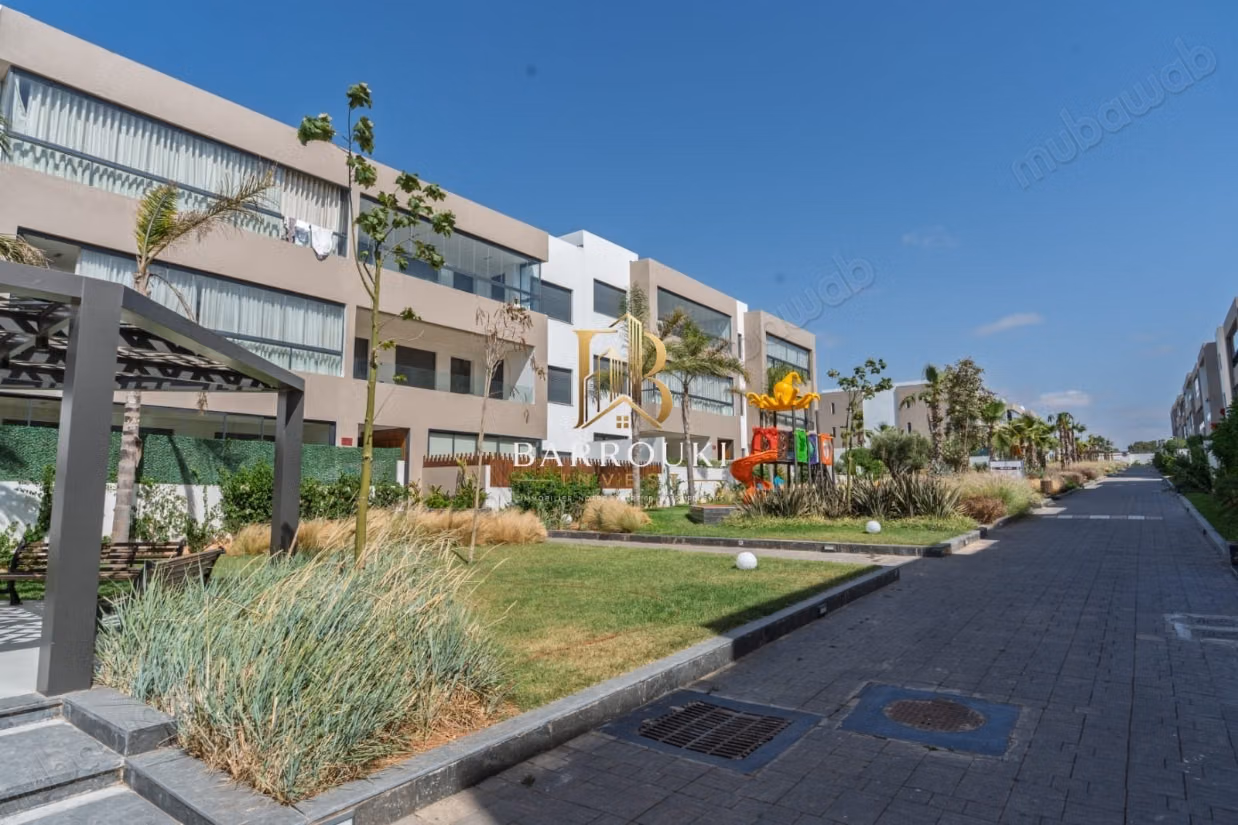 Rez de jardin meublé avec piscine privative à louer – Opale Square, Dar Bouazza
