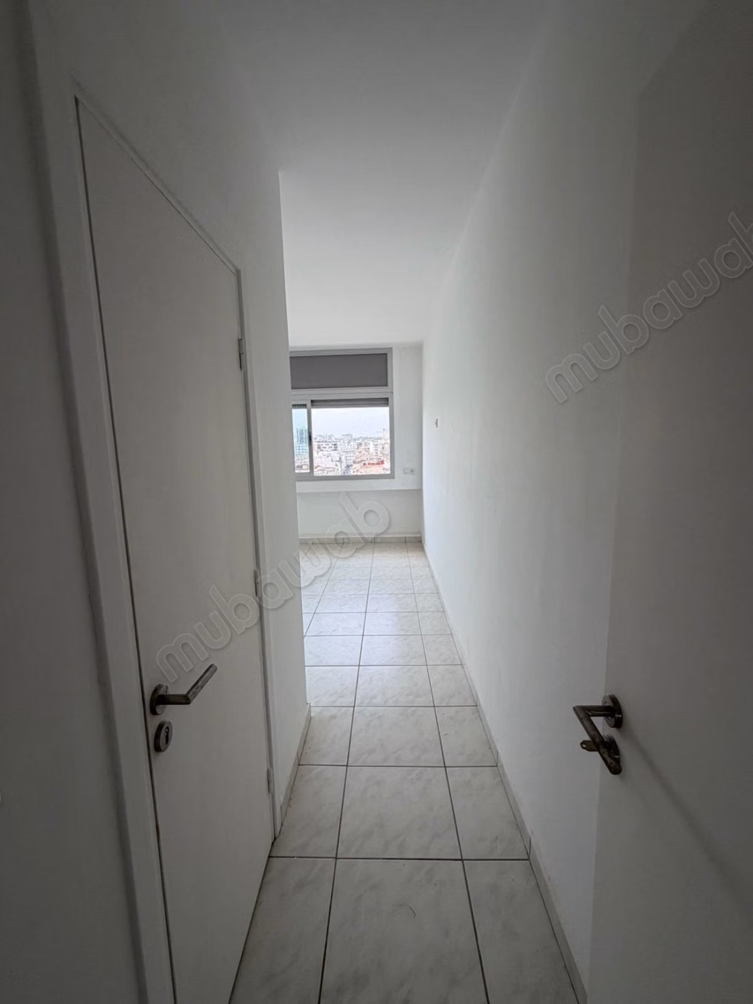 Appartement en location à Moulay Youssef. Surface de 166 m². Résidence avec concierge, climatisation générale