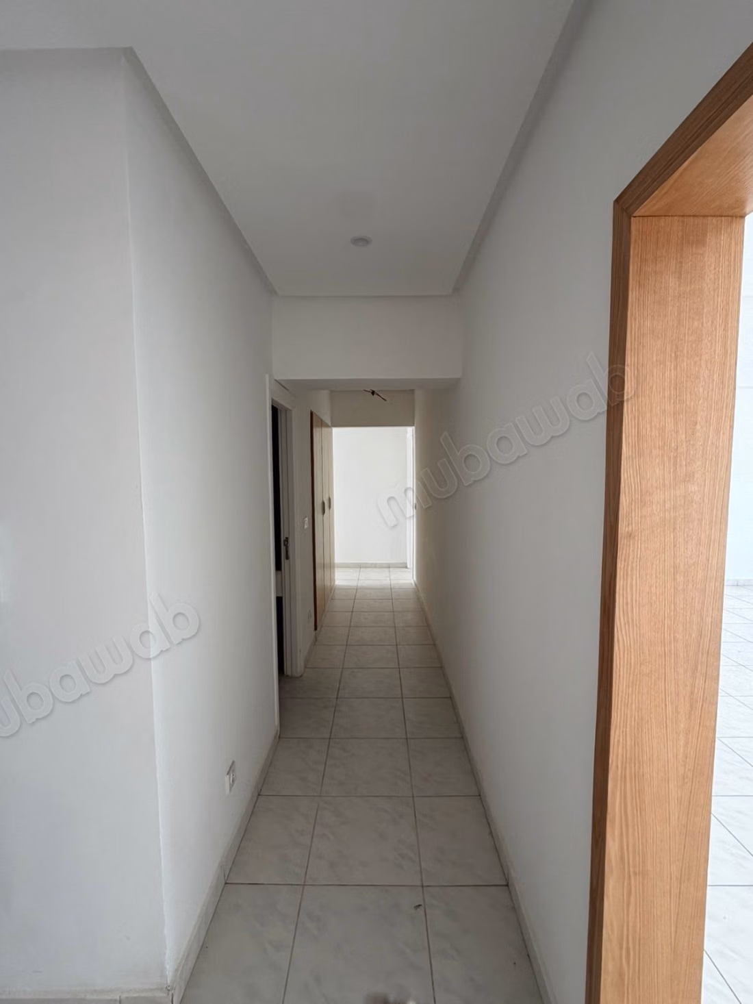 Appartement en location à Moulay Youssef. Surface de 166 m². Résidence avec concierge, climatisation générale