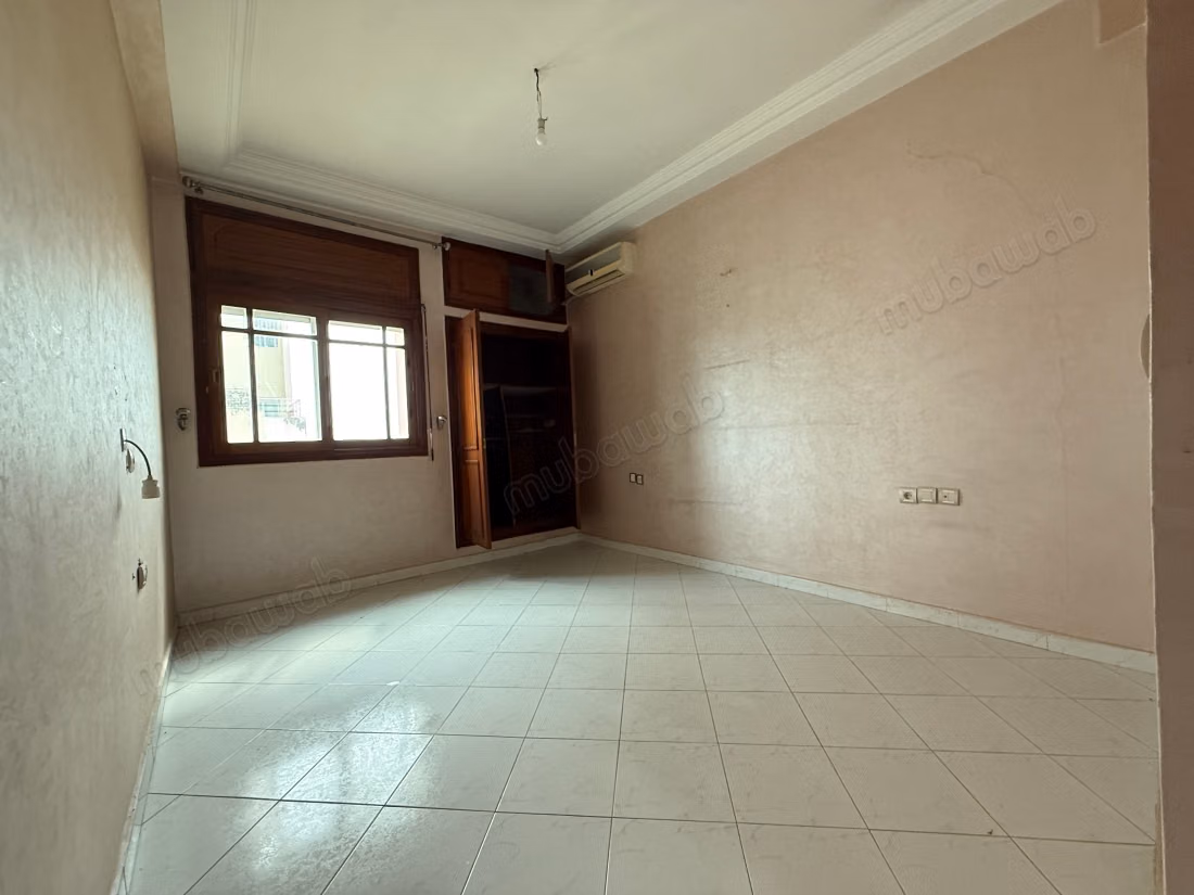 For sale apartment in the center. 3 pleasant rooms