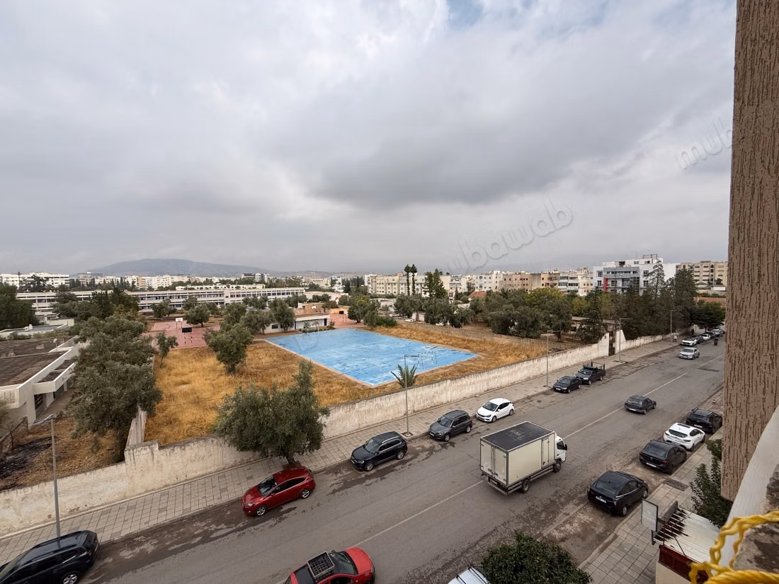 For sale apartment in the center. 3 pleasant rooms