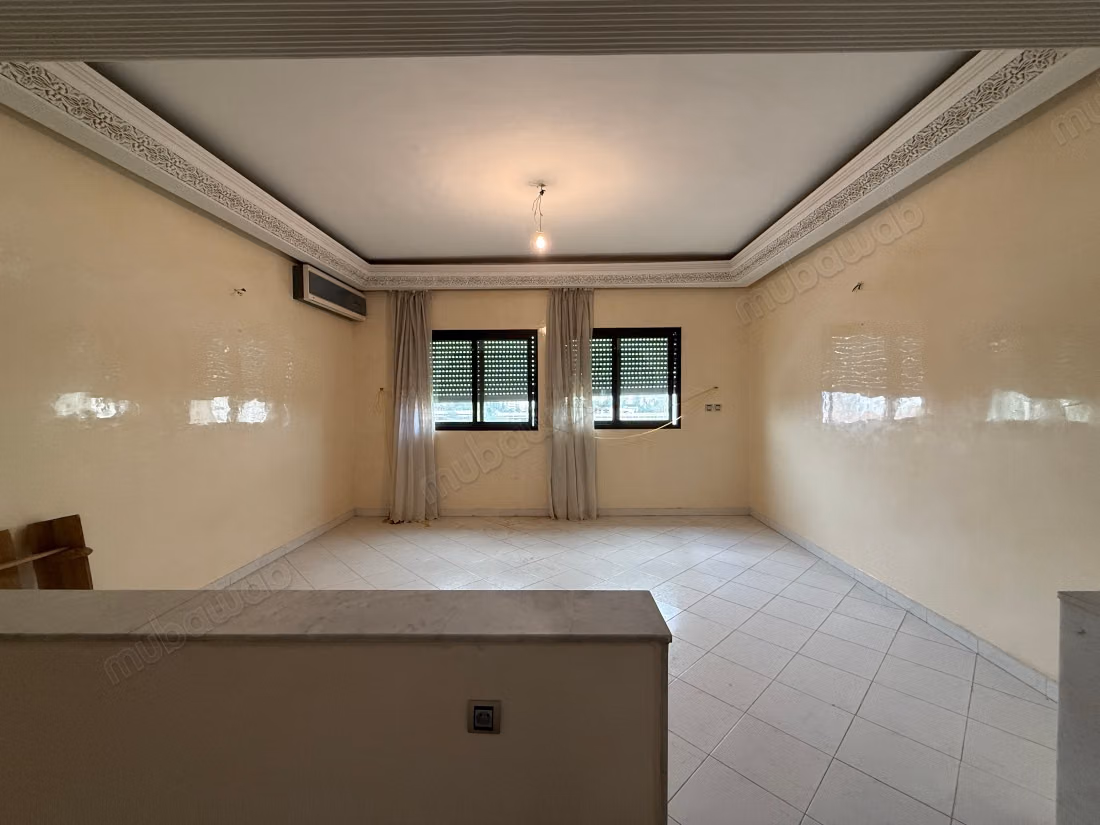 For sale apartment in the center. 3 pleasant rooms