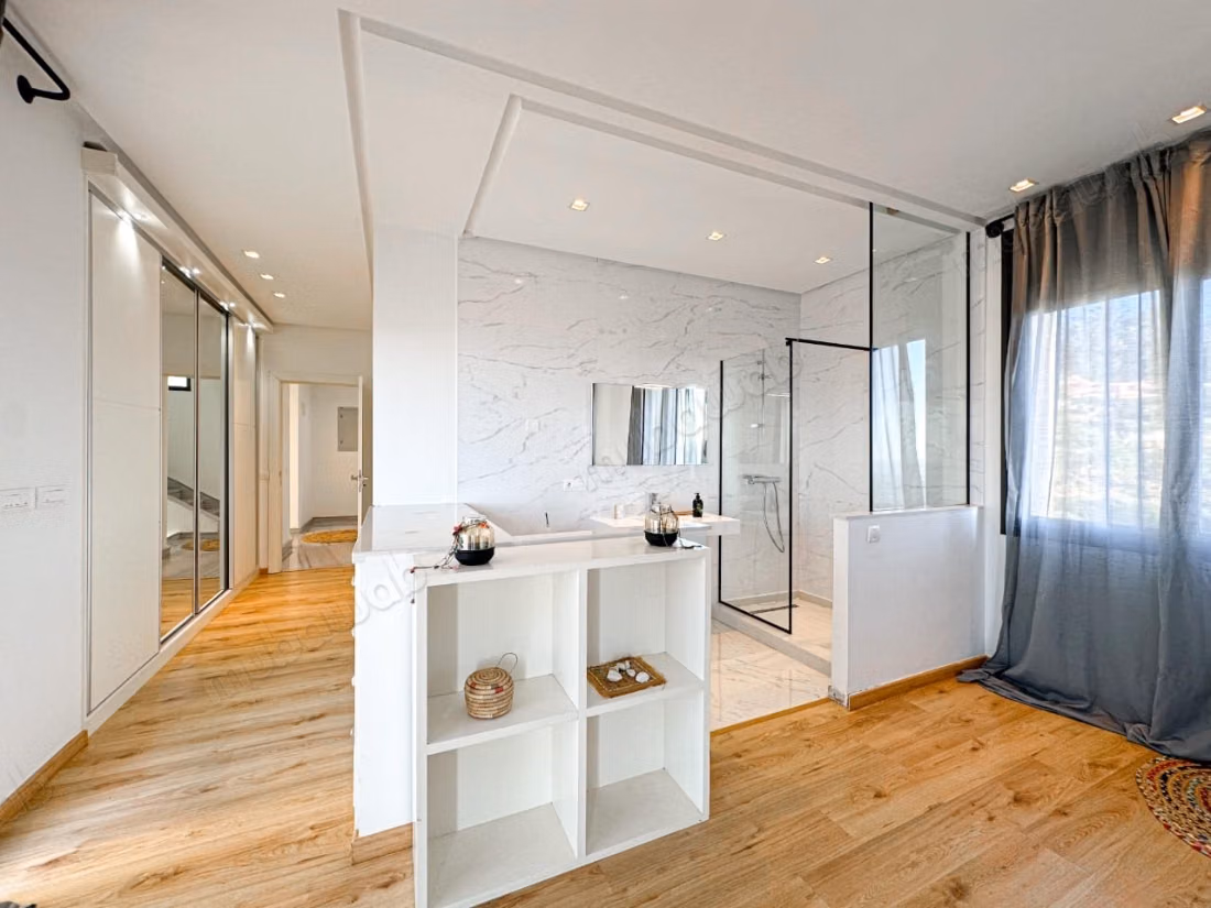 Location de villa de luxe à Madiouna. Superficie totale 1600 m². Meublé