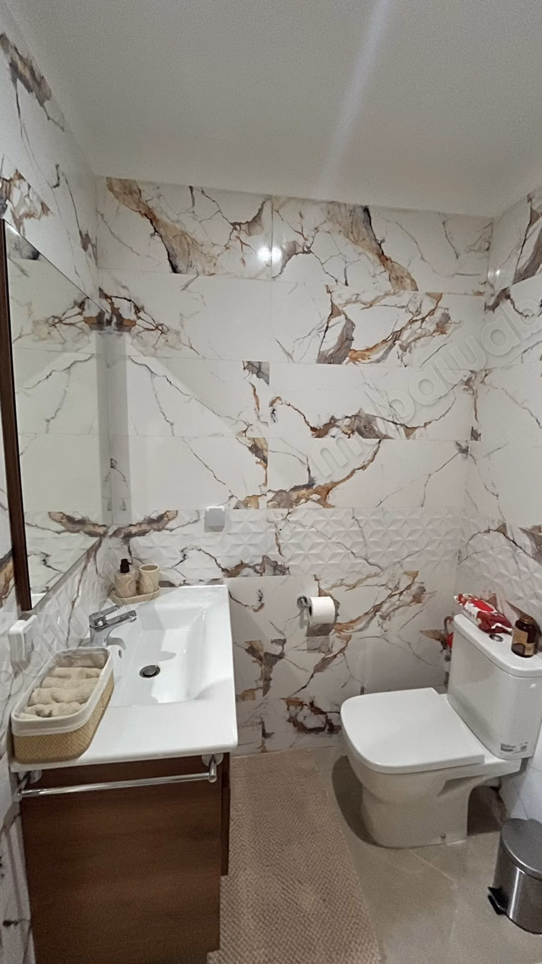 Louez cet appartement à Amsernate. 
Surface totale 70 m². 
Meublé