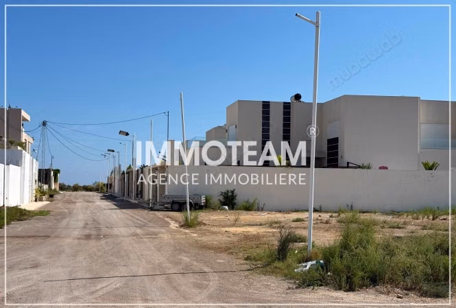 A Vendre un terrain à Yasmine Hammamet