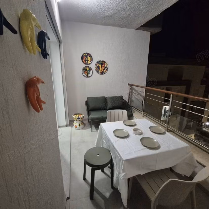 Appartements à louer à Hammamet Sud. 2 grandes pièces. Porte solide, antenne satellite