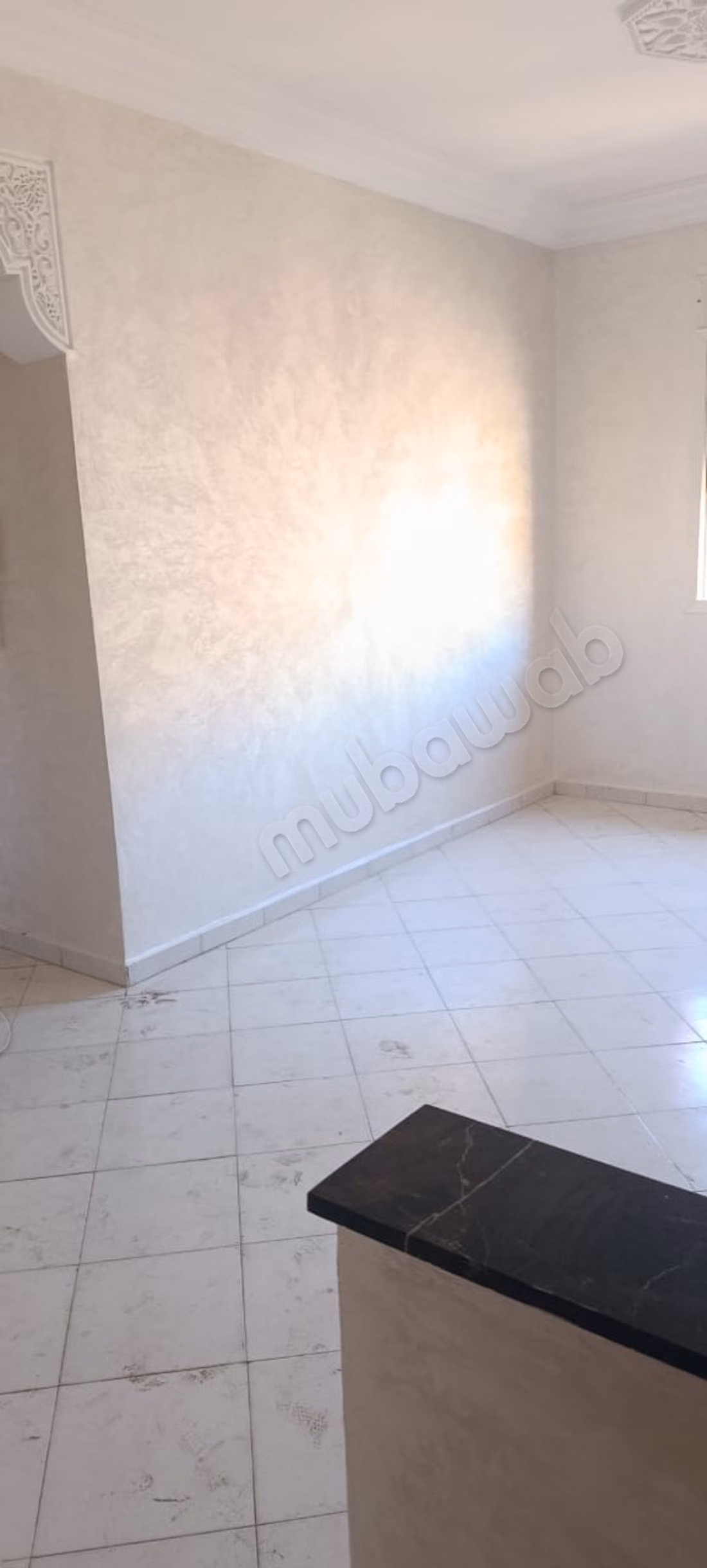 Appartement à vendre à Errahma. 2 belles chambres. Porte blindée et parabole