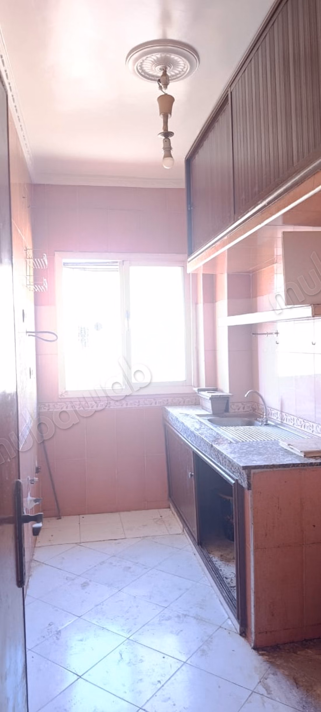 Appartement à vendre à Errahma. 2 belles chambres. Porte blindée et parabole