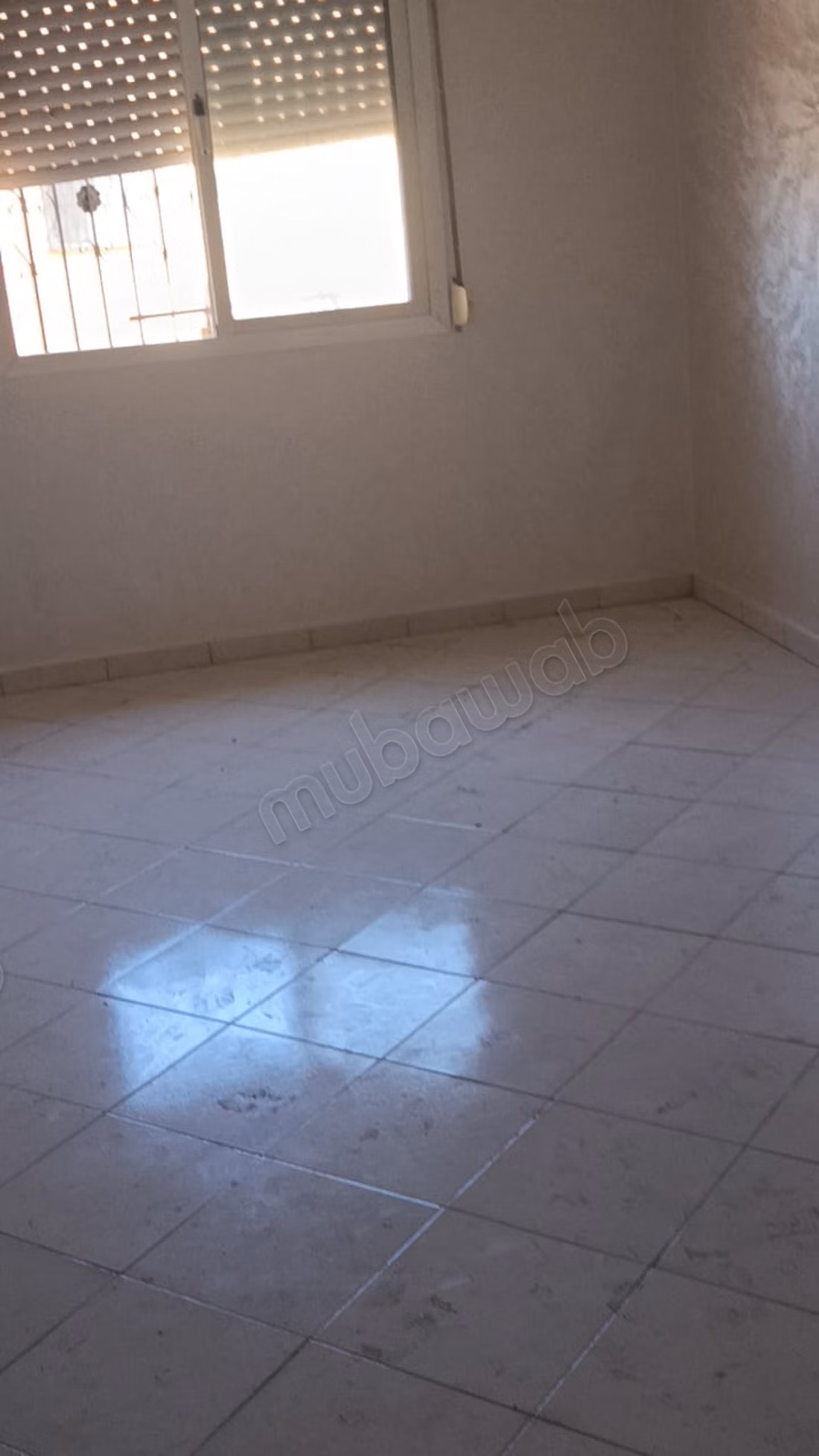 Appartement à vendre à Errahma. 2 belles chambres. Porte blindée et parabole
