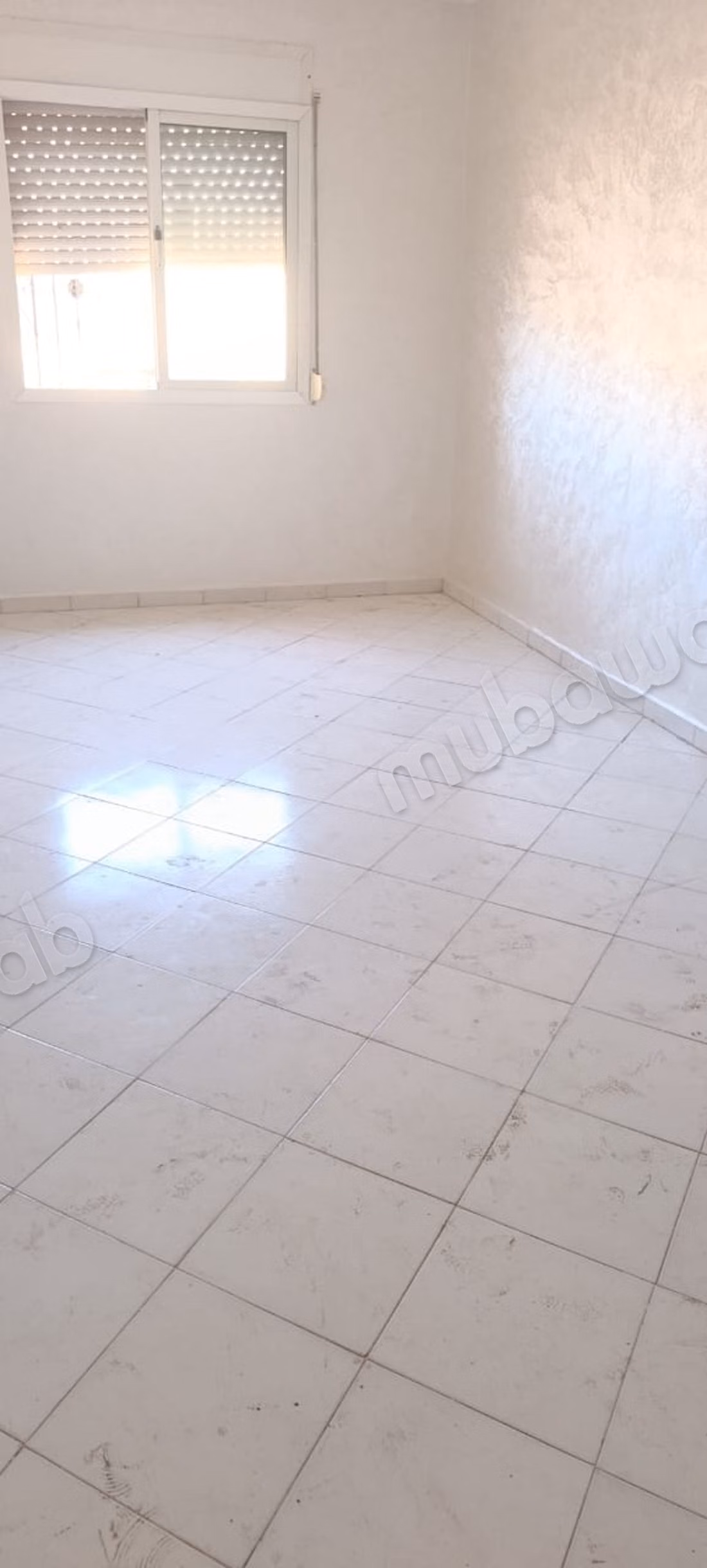 Appartement à vendre à Errahma. 2 belles chambres. Porte blindée et parabole