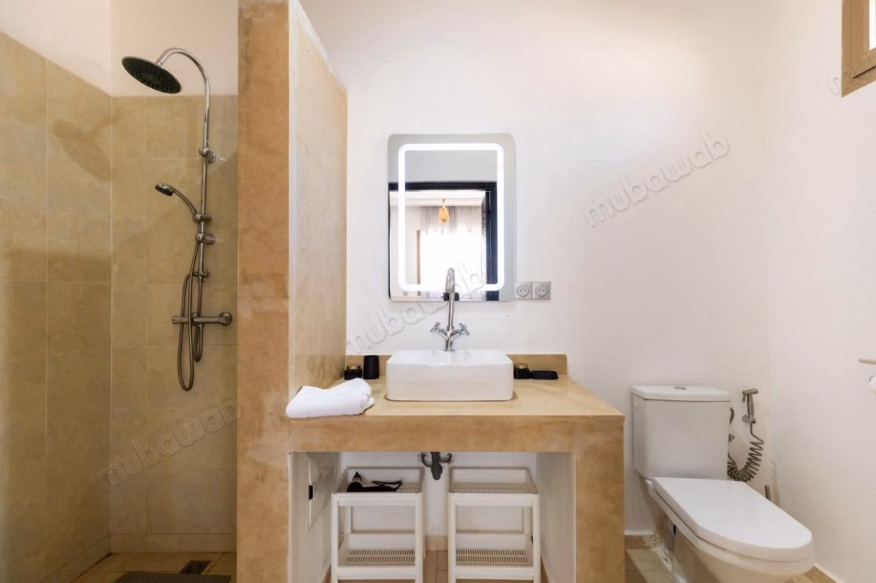 High-end house for sale on Ourika Road. Area of 175 m². Air conditioning and pool