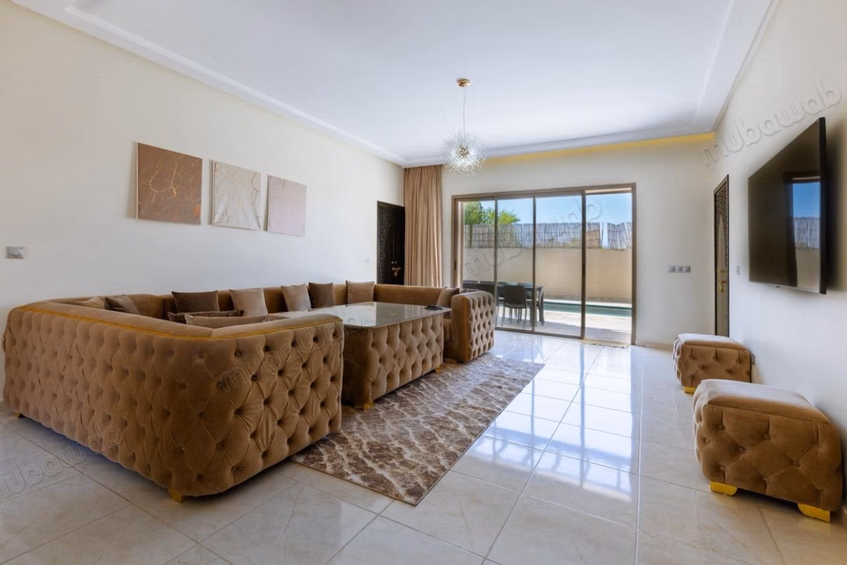 High-end house for sale on Ourika Road. Area of 175 m². Air conditioning and pool