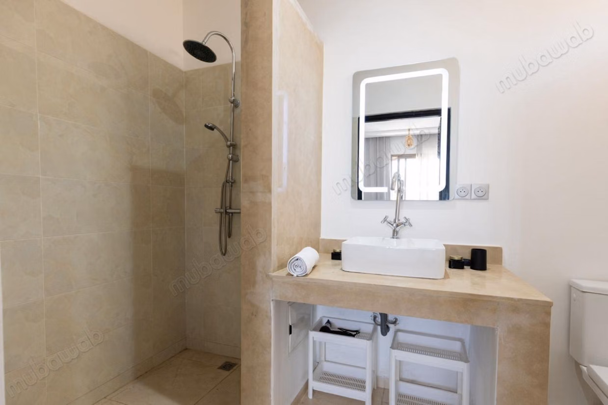 High-end house for sale on Ourika Road. Area of 175 m². Air conditioning and pool