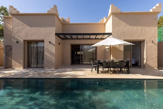 High-end house for sale on Ourika Road. Area of 175 m². Air conditioning and pool