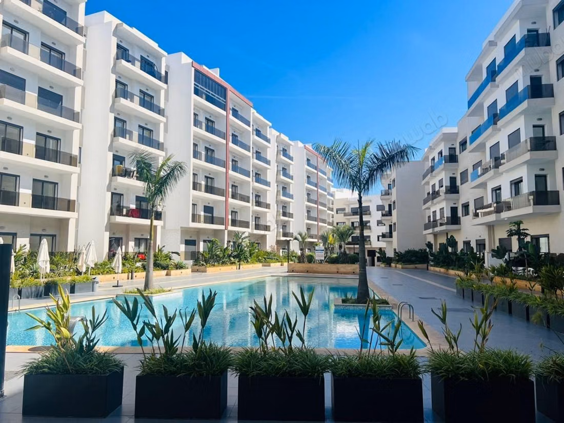 Appartamento di 128 m² con vista mare e piscina