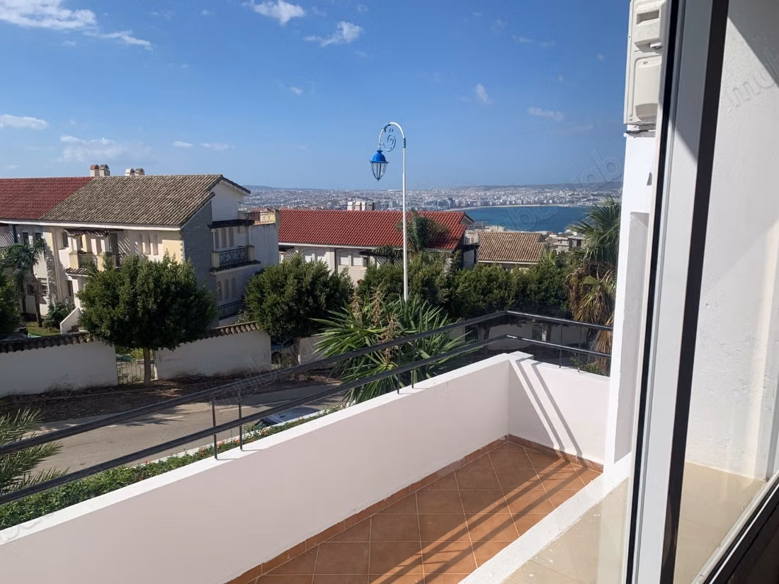 Belle Villa 500 m² Nouinouich 
Vue sur Mer 
Tanger
