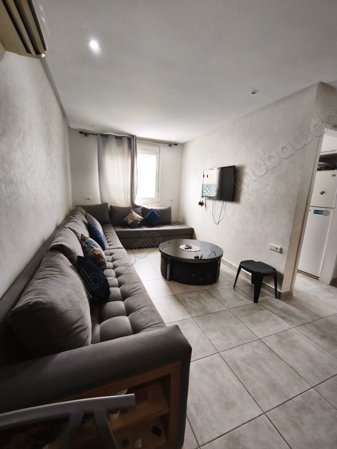 Louez cet appartement à M'Diq. 
Surface de 56 m². 
Bien meublé