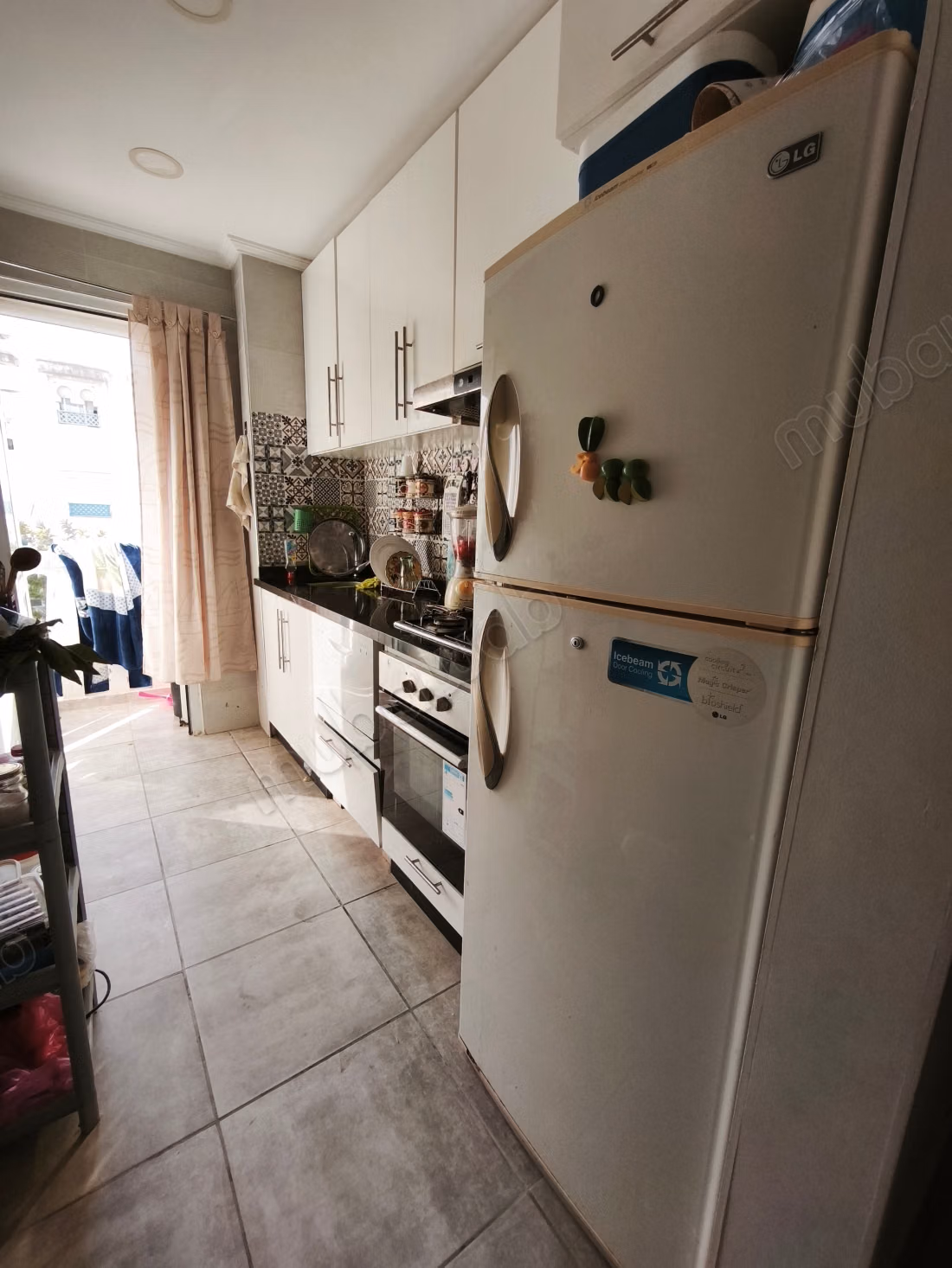 Louez cet appartement à M'Diq. 
Surface de 56 m². 
Bien meublé