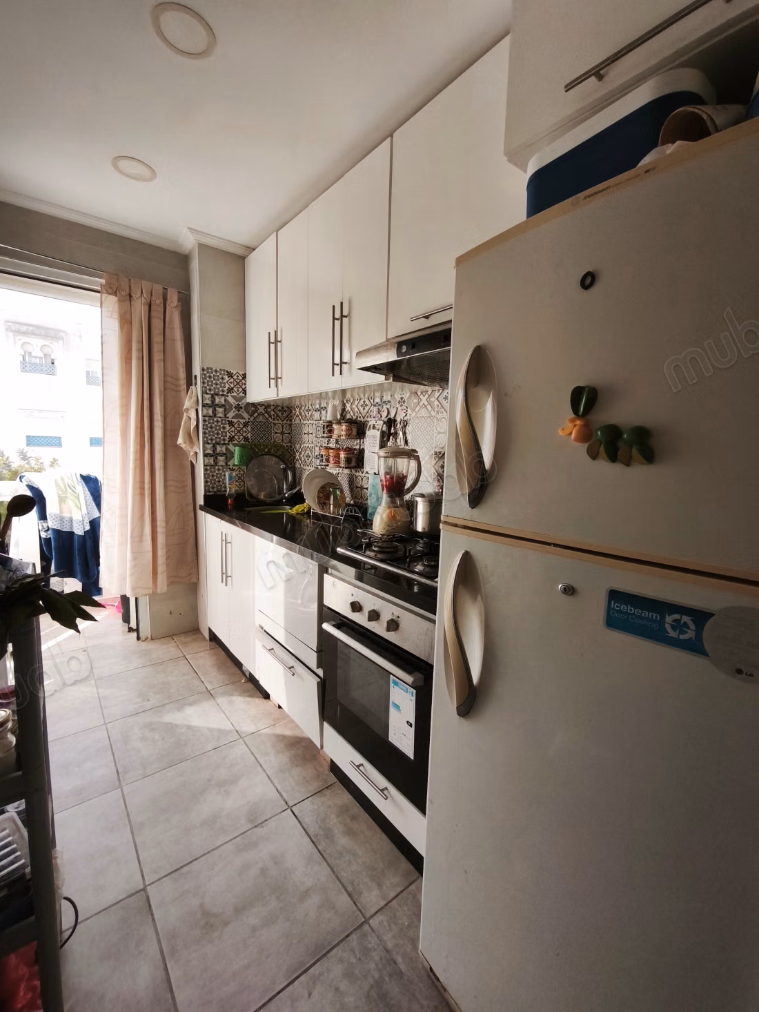 Louez cet appartement à M'Diq. 
Surface de 56 m². 
Bien meublé