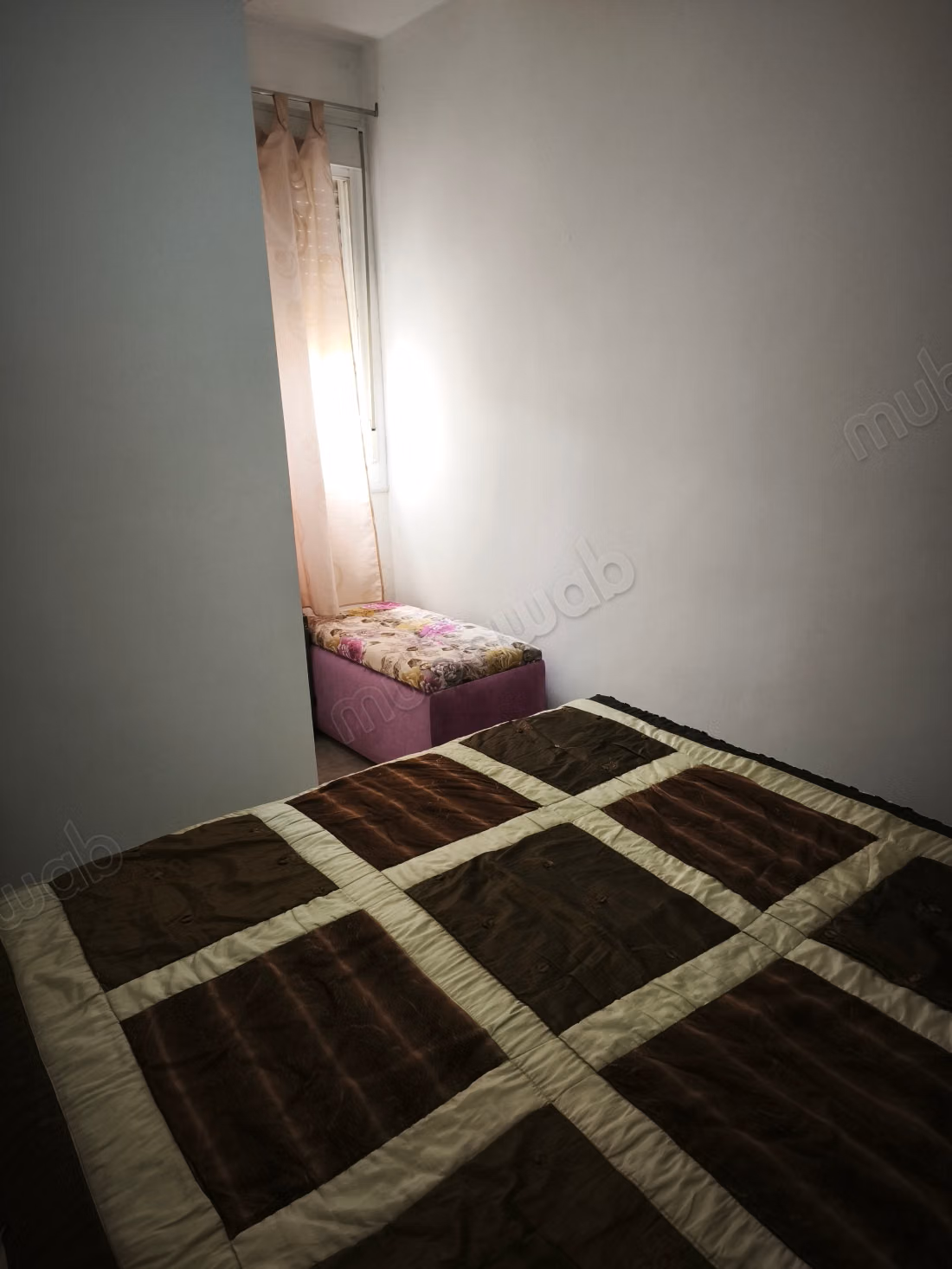 Louez cet appartement à M'Diq. 
Surface de 56 m². 
Bien meublé