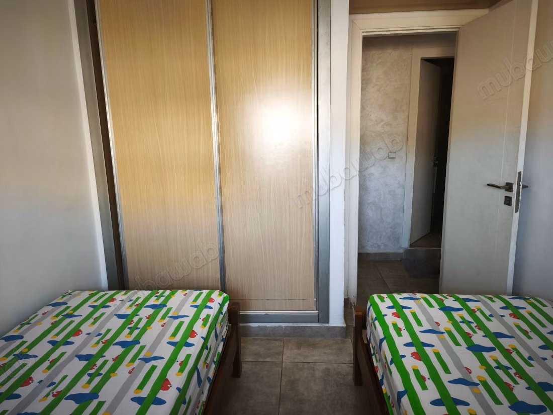 Louez cet appartement à M'Diq. 
Surface de 56 m². 
Bien meublé