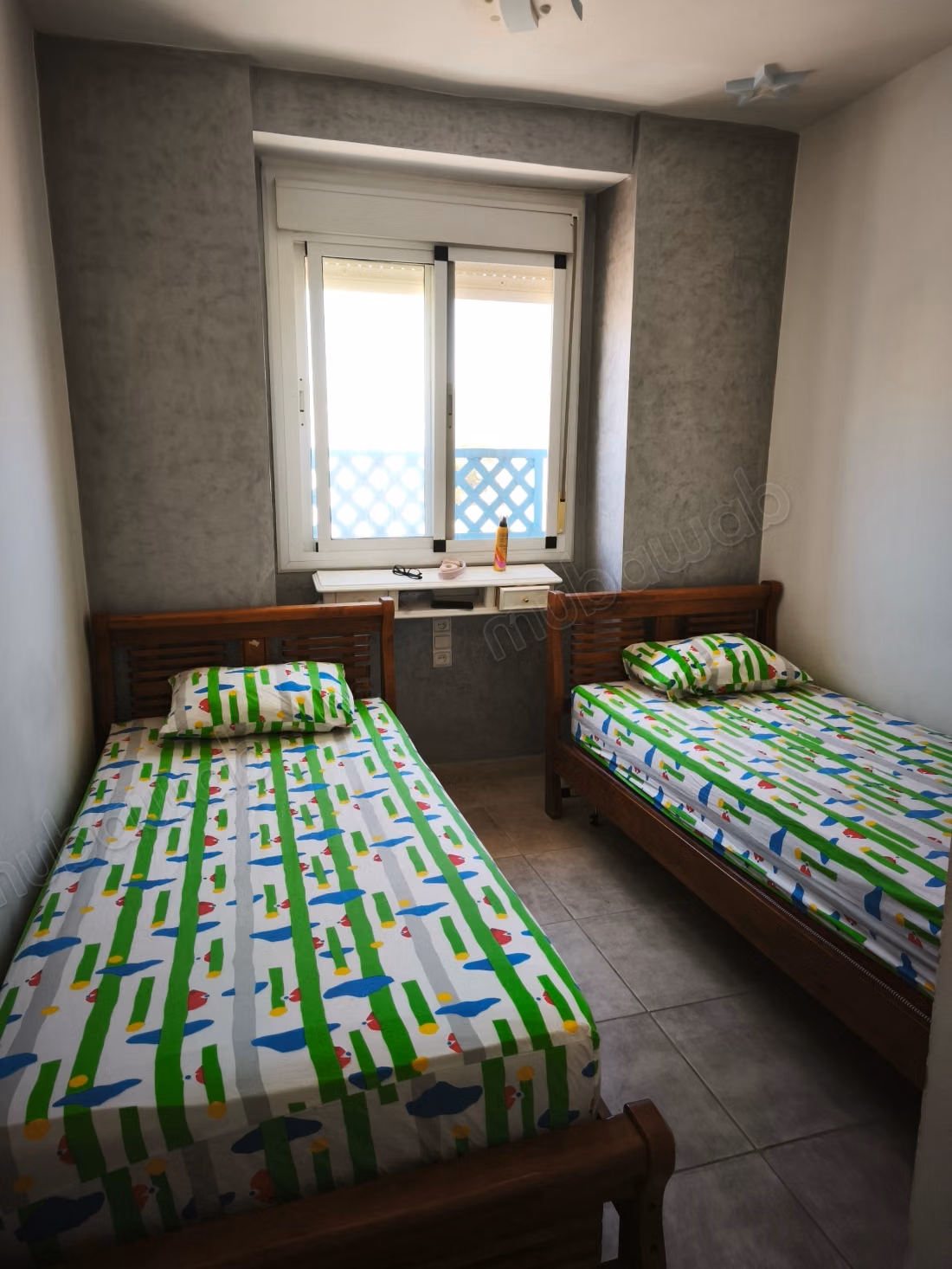 Louez cet appartement à M'Diq. 
Surface de 56 m². 
Bien meublé