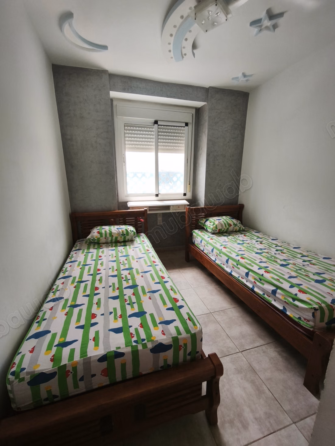 Louez cet appartement à M'Diq. 
Surface de 56 m². 
Bien meublé