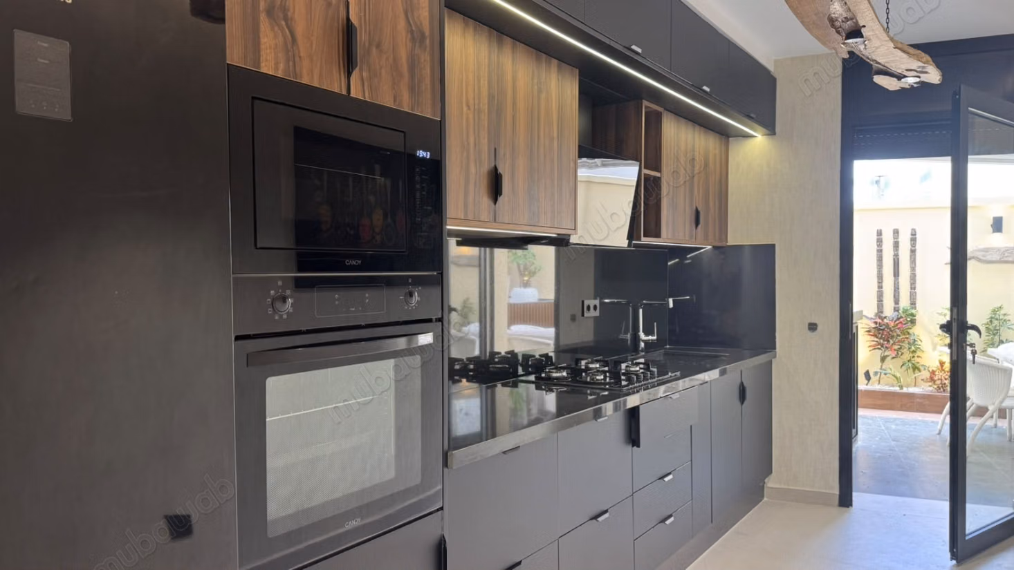 Louez cet appartement à Racine. 
3 pièces. 
Meublé