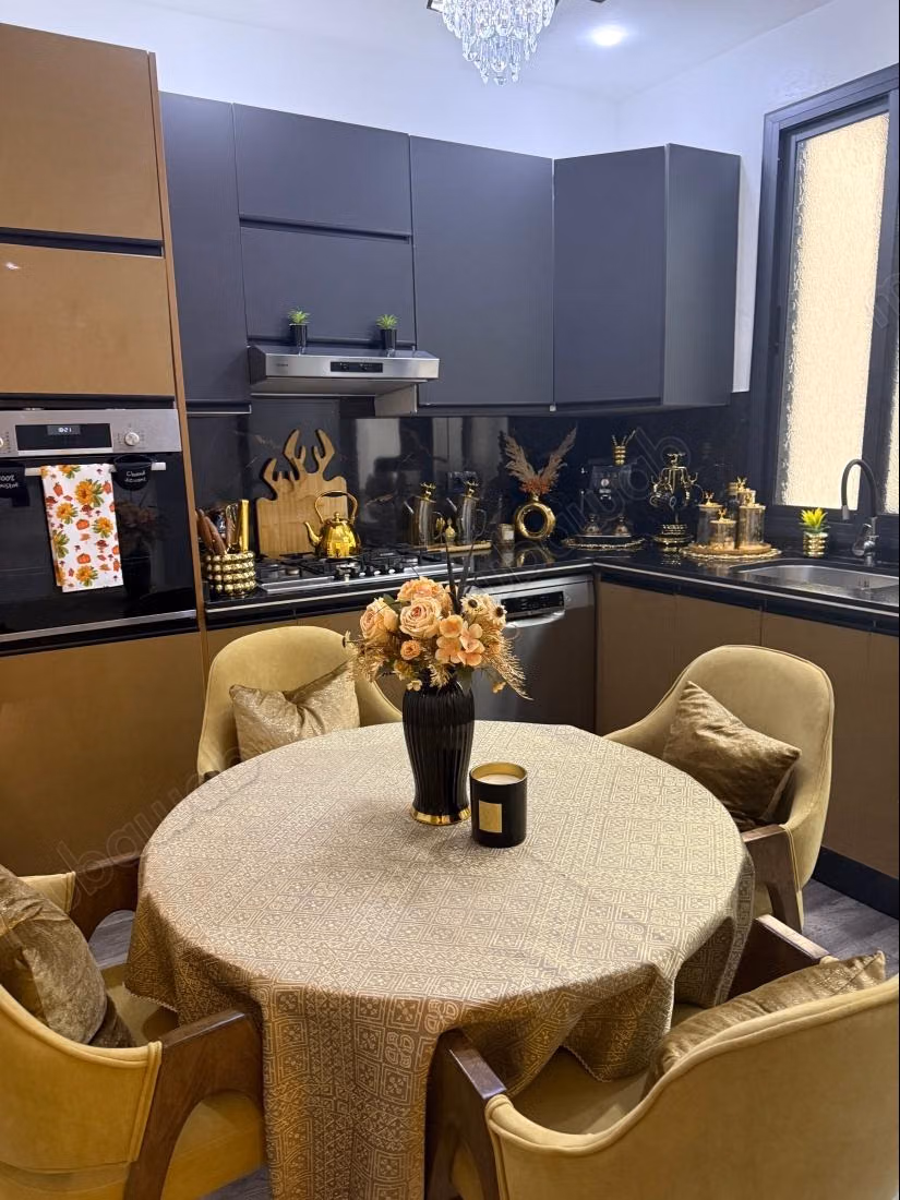 Appartement en vente à Hay el matar 
3 chambres