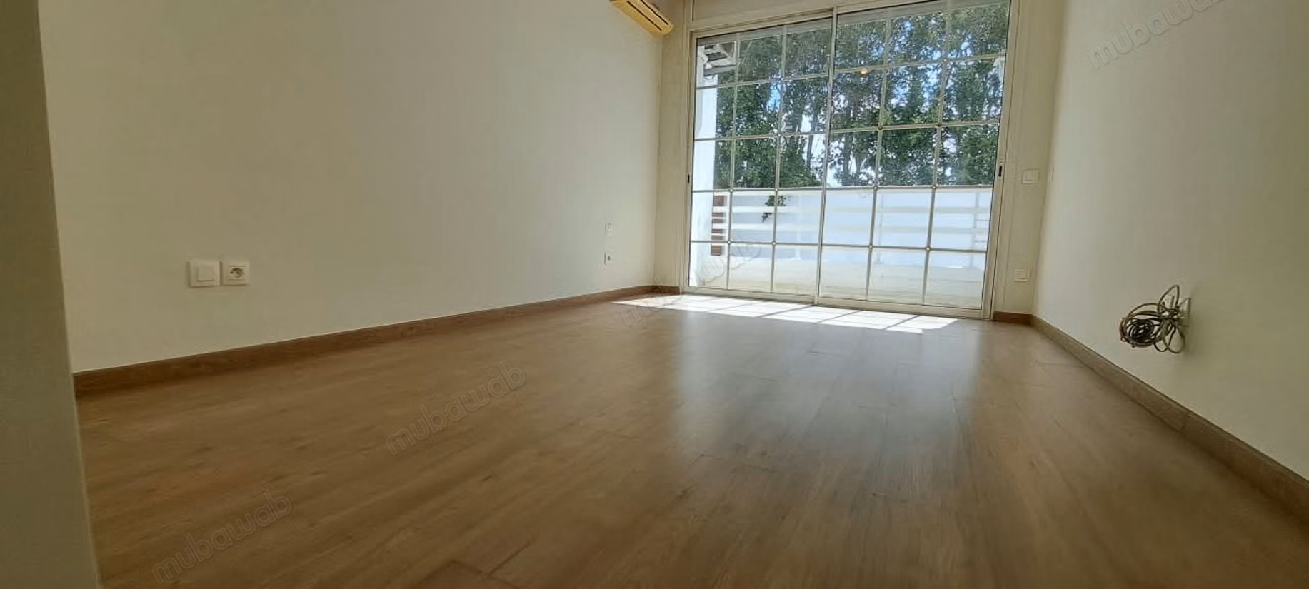 Tres grand appartement location vide a ain diab