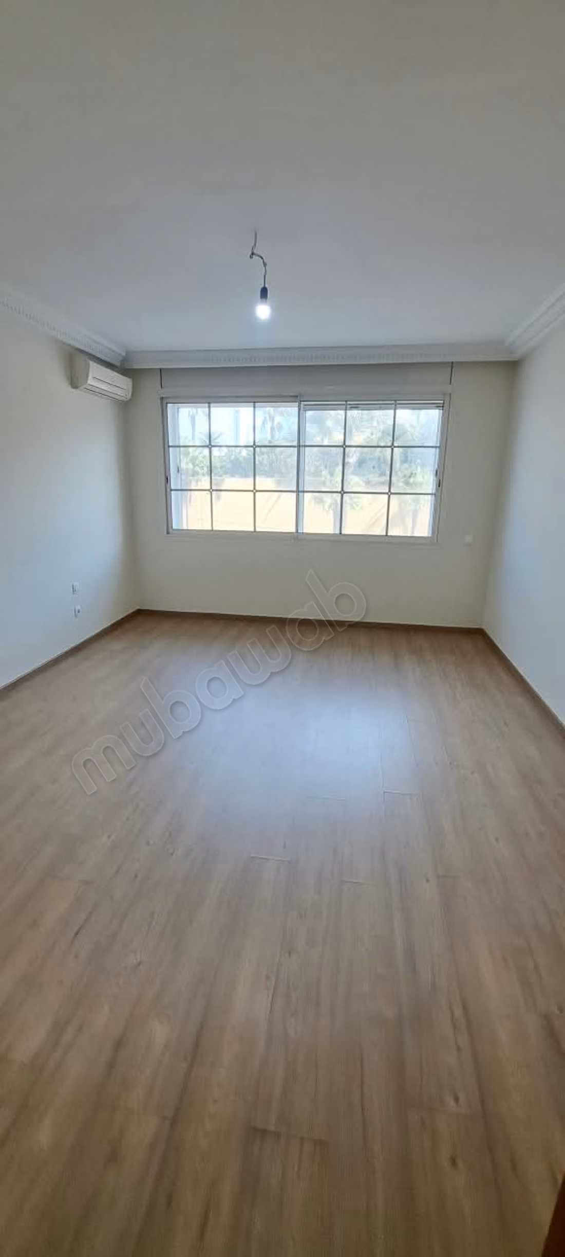 Tres grand appartement location vide a ain diab