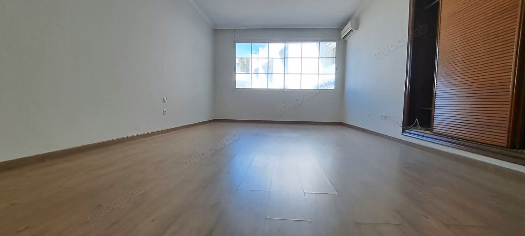 Tres grand appartement location vide a ain diab