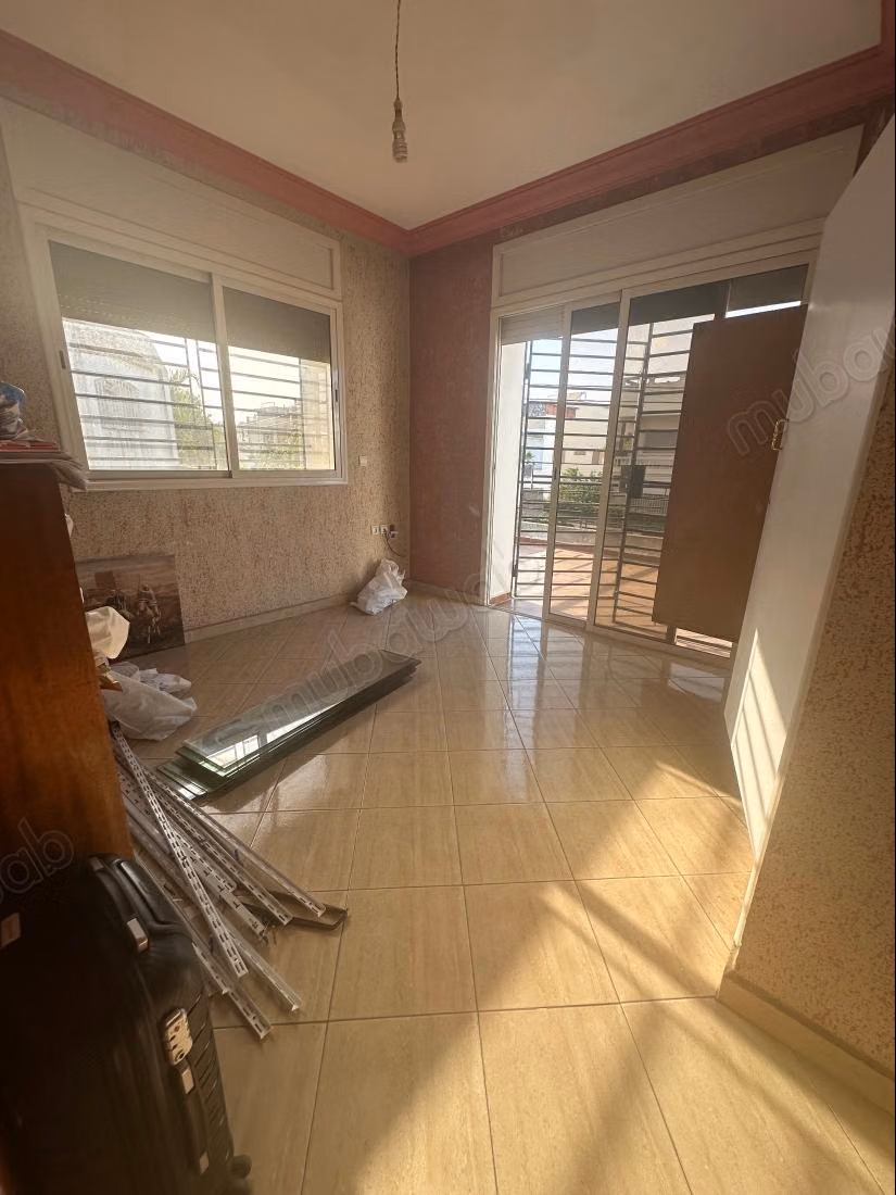 Vente villa de luxe à Bir Rami Est. 5 chambres. Tout confort avec cheminée et climatisation