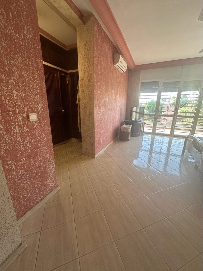 Vente villa de luxe à Bir Rami Est. 5 chambres. Tout confort avec cheminée et climatisation