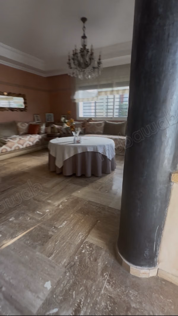 Vente villa de luxe à Bir Rami Est. 5 chambres. Tout confort avec cheminée et climatisation