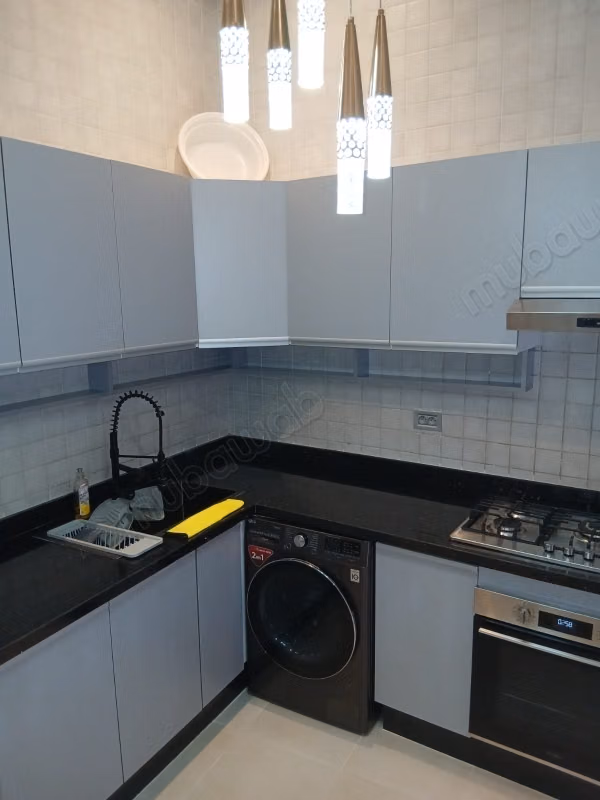 Spacious empty apartment with a courtyard at Victor Hugo