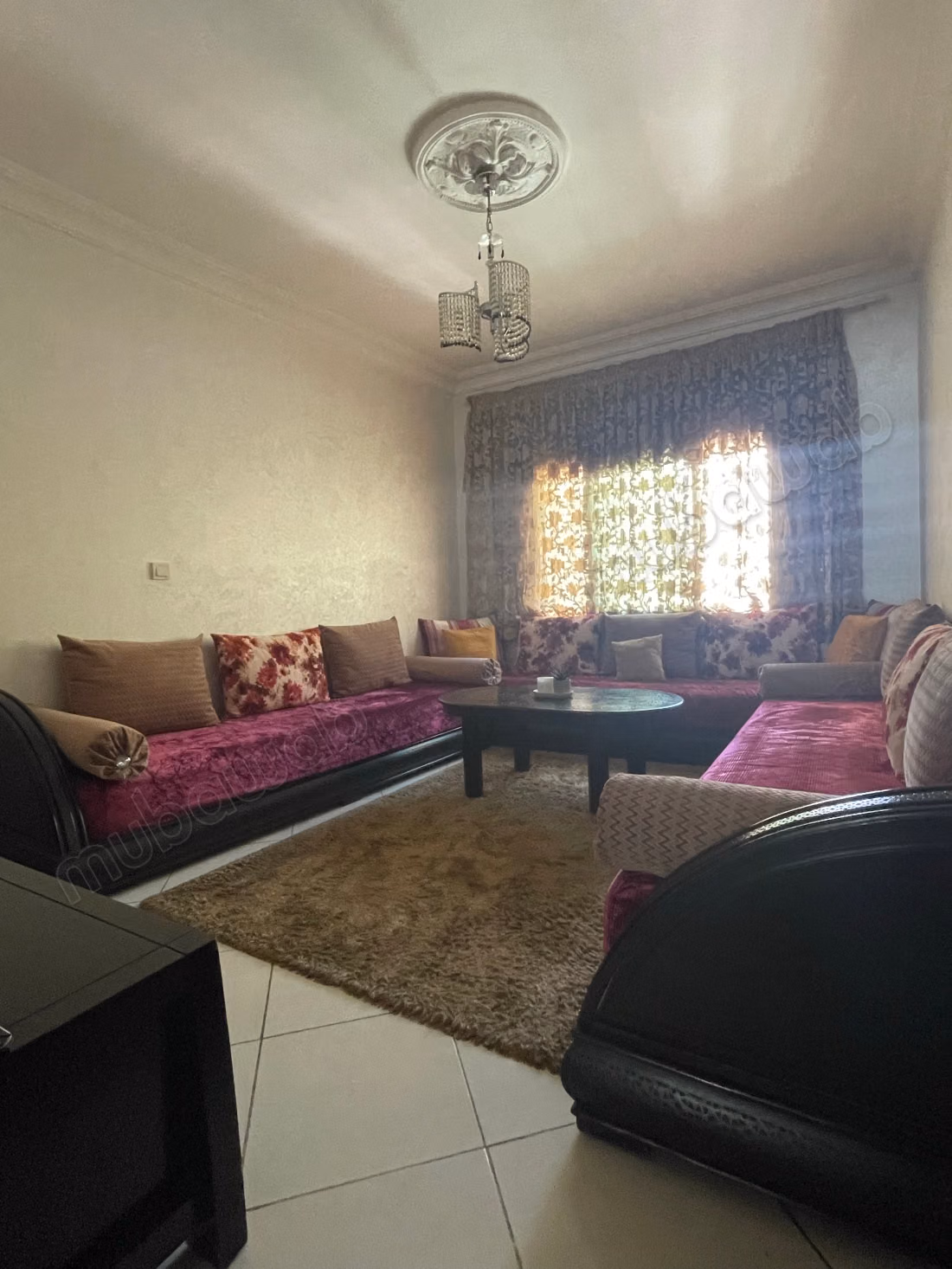 Vente d'un bel appartement meublé à Maârif Extension. 5 pièces confortables. Meublé