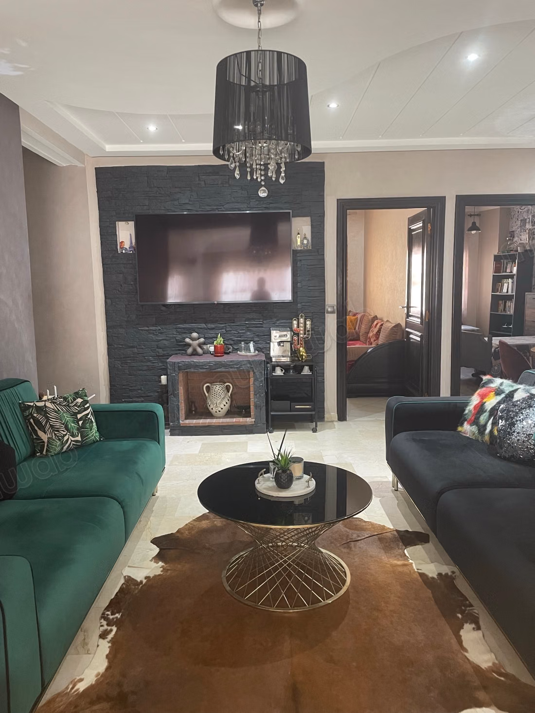 Vente d'un bel appartement meublé à Maârif Extension. 5 pièces confortables. Meublé
