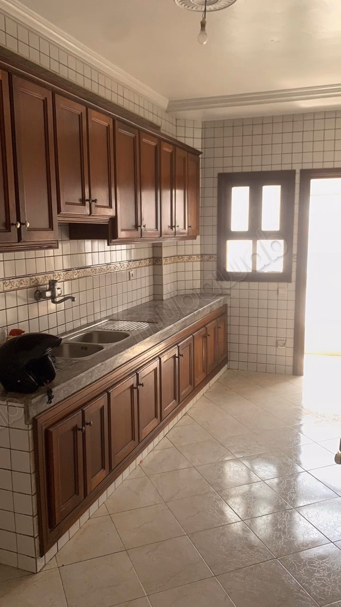 Rental of a 3-bedroom apartment in Hassan City Center. 4 rooms. Well furnished