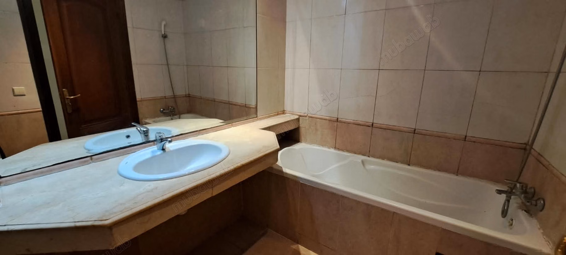 176 m² high standing apartment – rental Racine