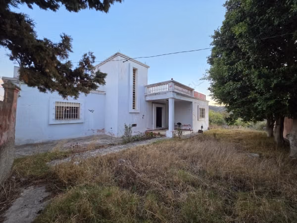 Villa te koop in Sidi Kankouche Totale oppervlakte 1500 m². Tuin en terras