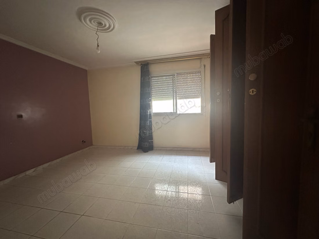 For sale apartment in Mimosas. 10 comfortable rooms. Satellite system and secure residence