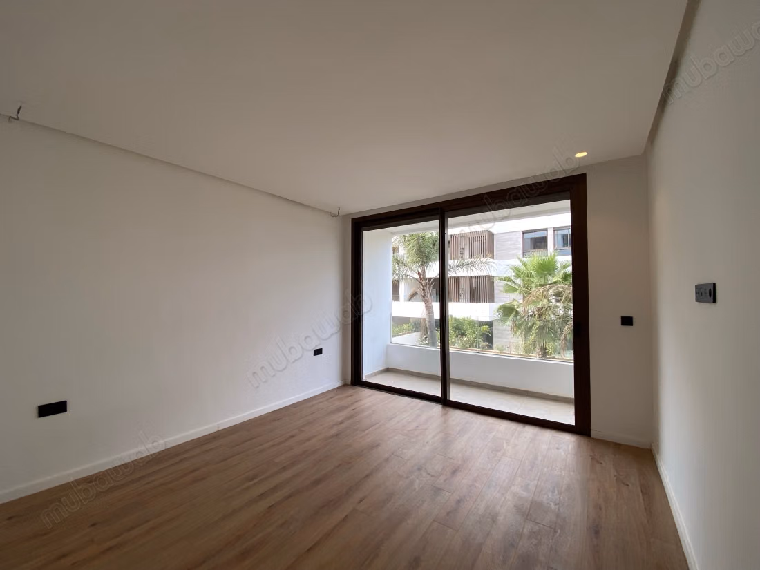 Bel appartement en location à Souissi. 2 belles chambres. Terrasse et ascenseur