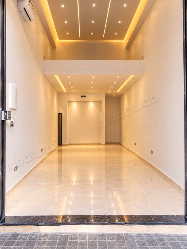 Spazio commerciale in affitto a "Les Hôpitaux". Superficie di 34 m². Aria condizionata