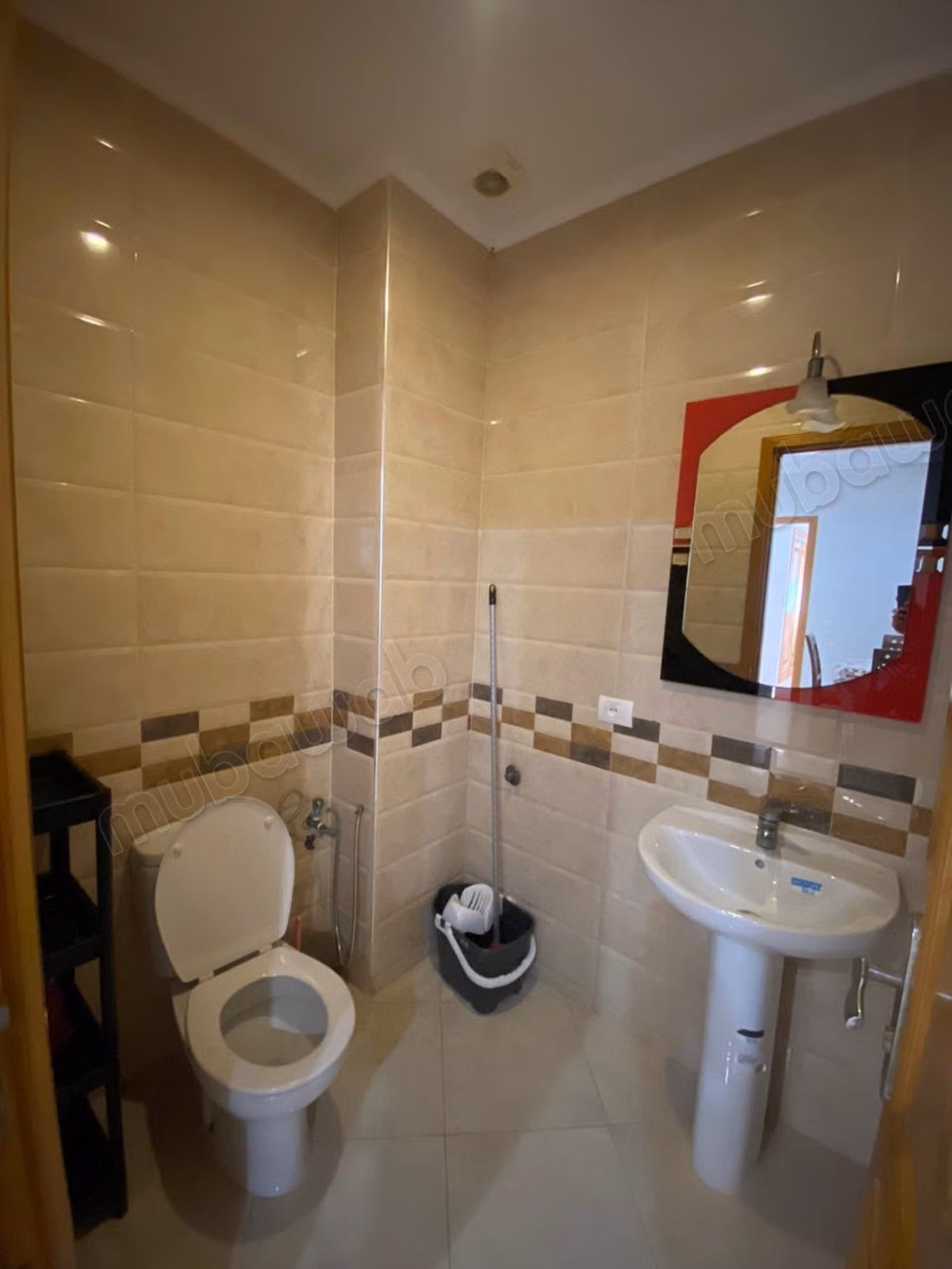 Bel appartement à louer. Superficie totale 95 m². Unité de stockage