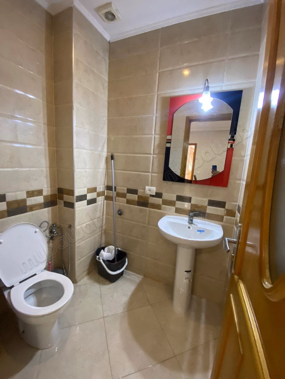 Bel appartement à louer. Superficie totale 95 m². Unité de stockage