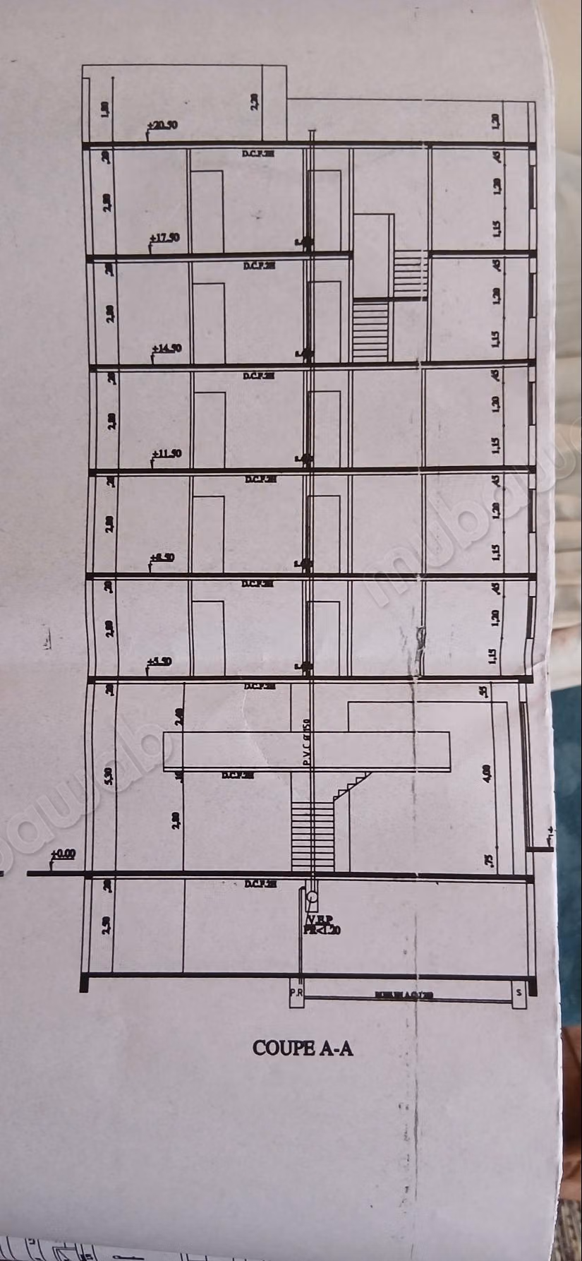 5 طوابق 
مراب 
131 متر مربع 
3 واجهات