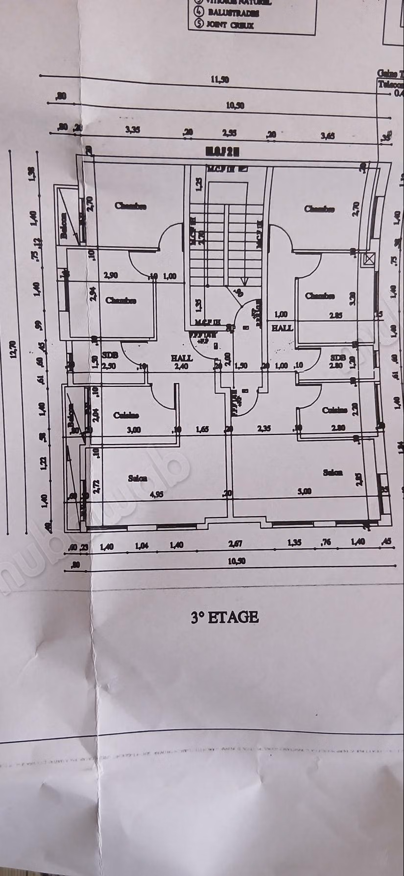 5 طوابق 
مراب 
131 متر مربع 
3 واجهات